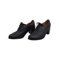 Oxford shoes in English